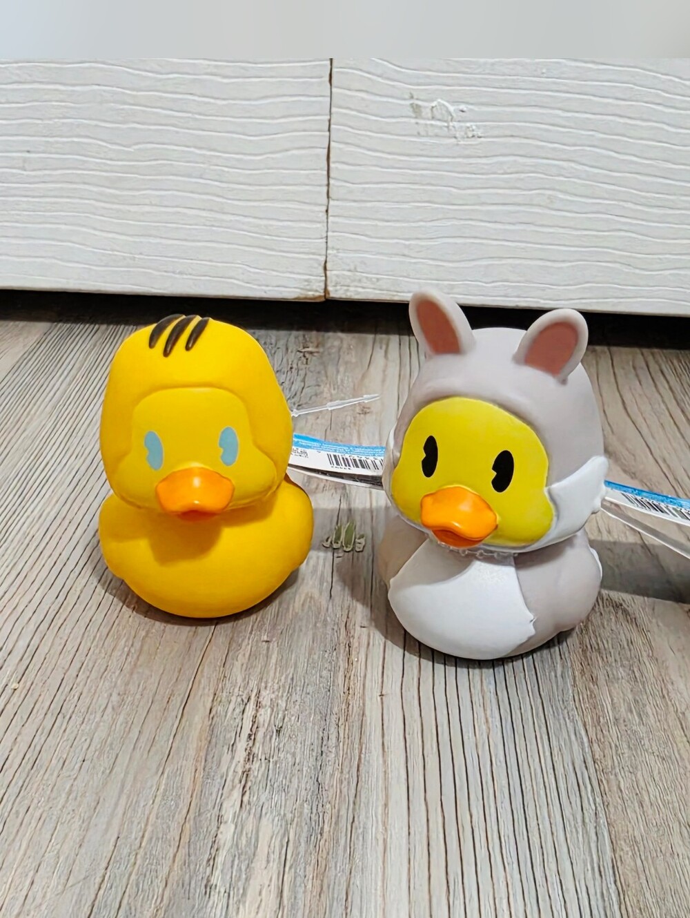 Looney Tunes Tweety Bird & Bugs Bunny Rubber Duck Set